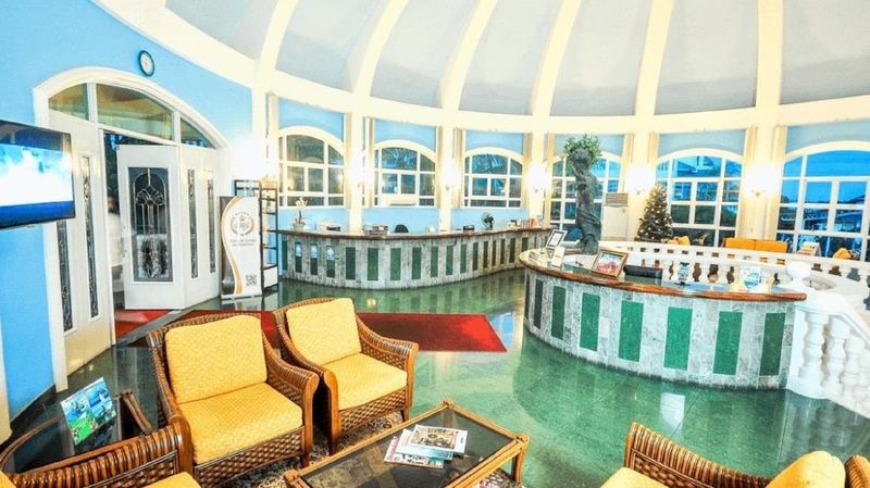 Breakfast at Monaco
