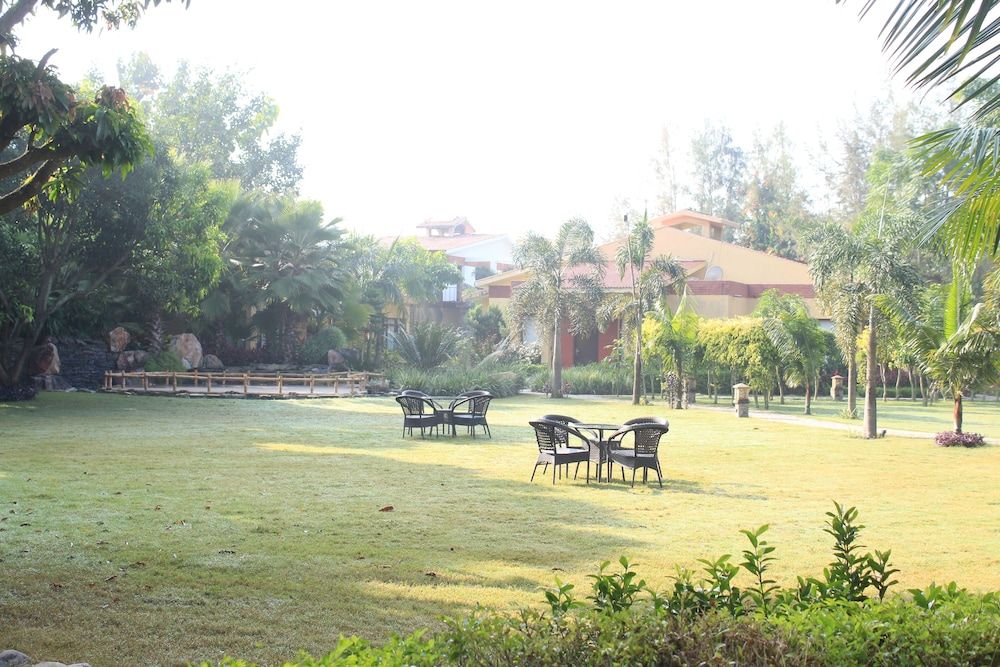 Corbett Wild Iris Spa & Resort