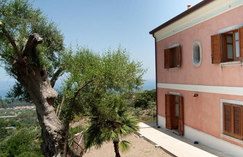 Villa Tecla