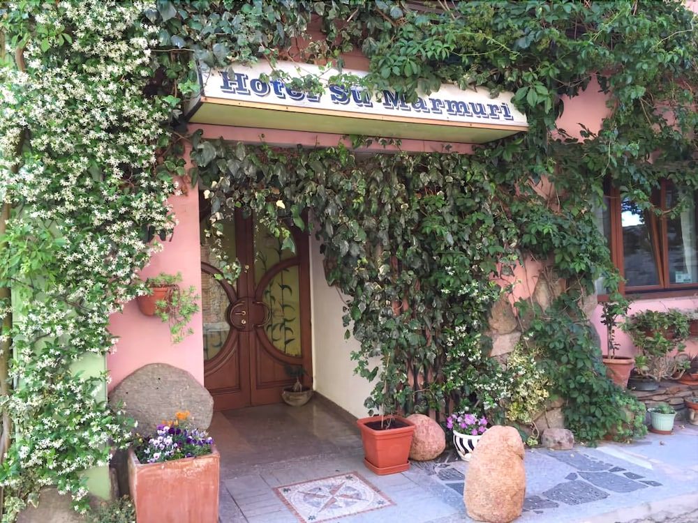 Hotel Su Marmuri