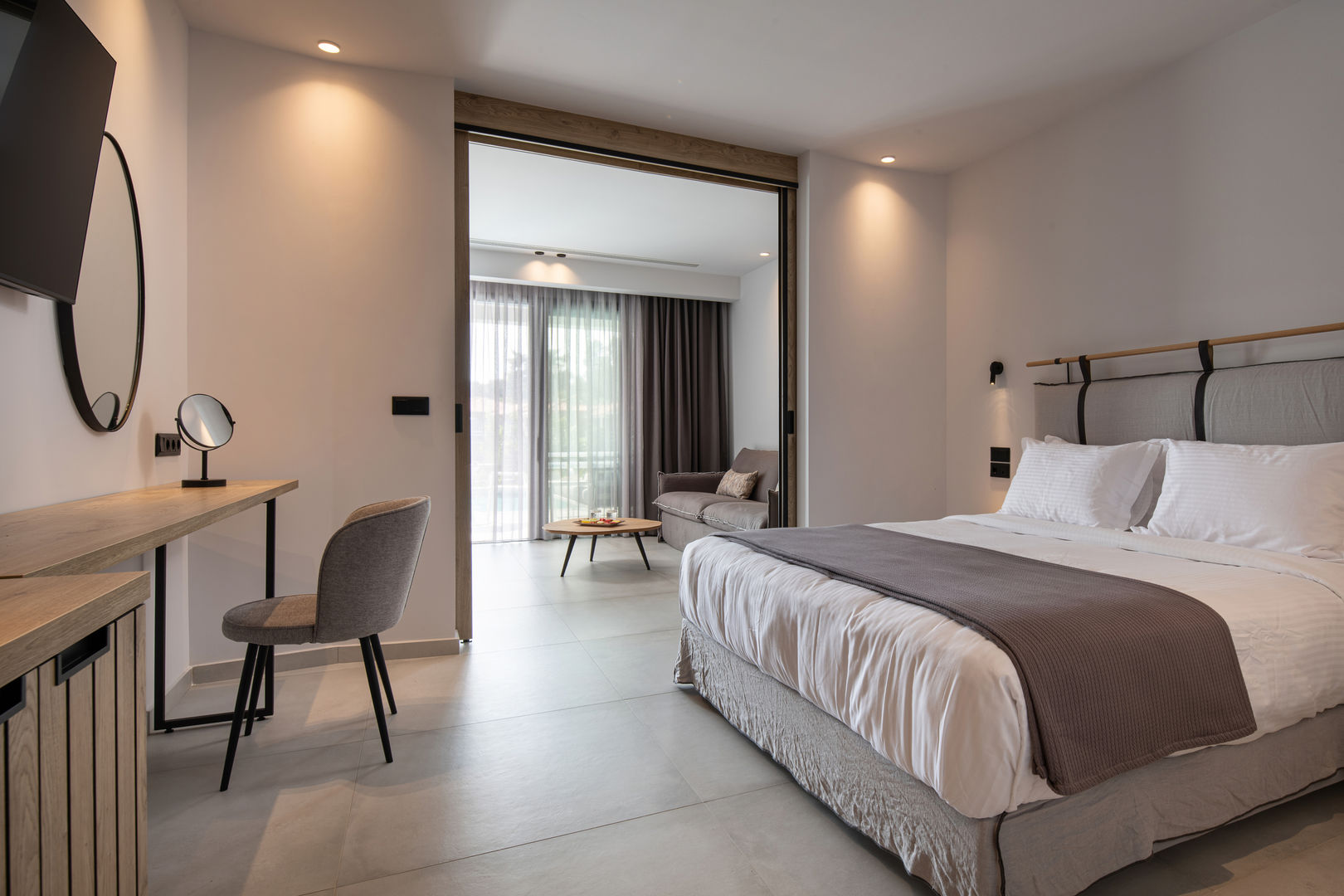 Lagomandra Beach Hotel
