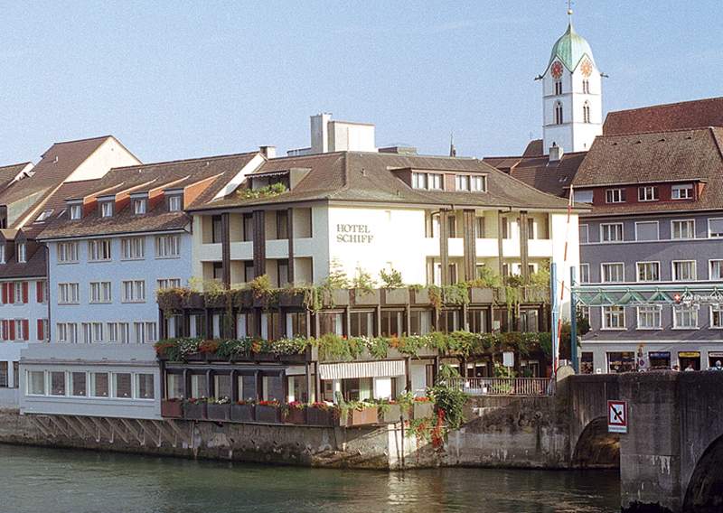 Schiff am Rhein