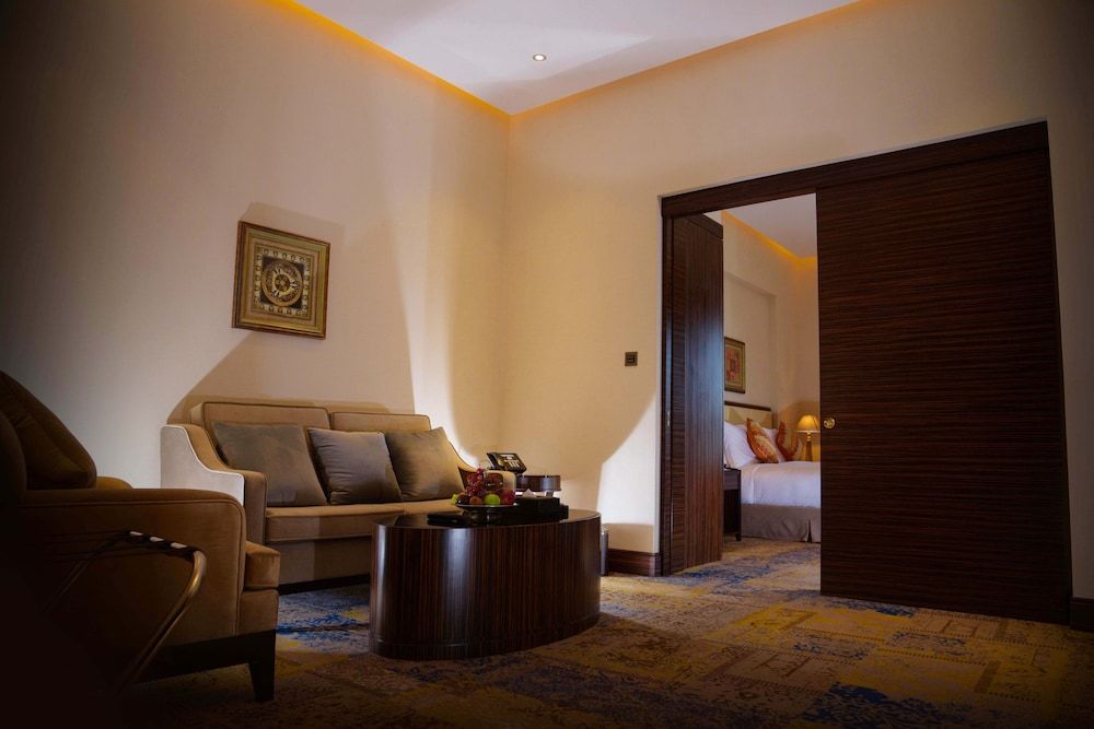 Warwick Al Khobar