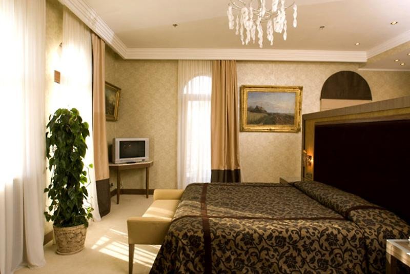 Riviera House