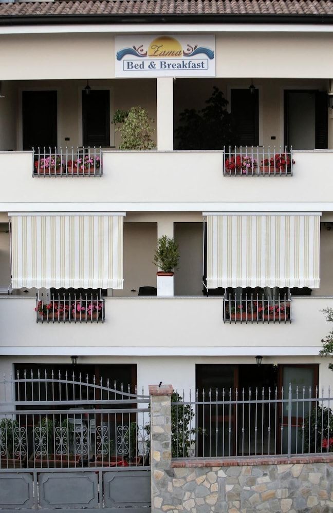 Zama Bed&Breakfast