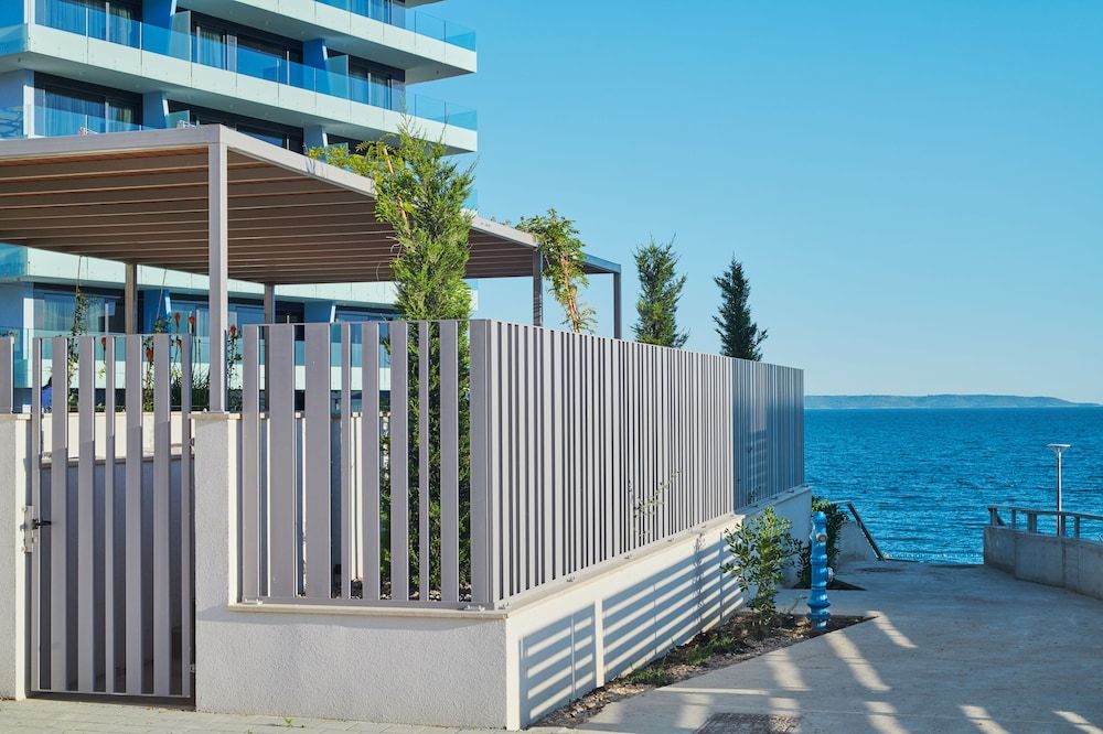Eol Apartments