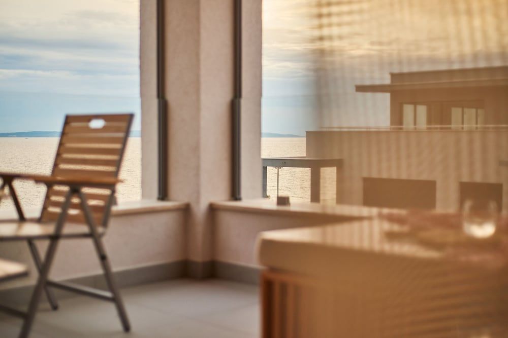 Eol Apartments