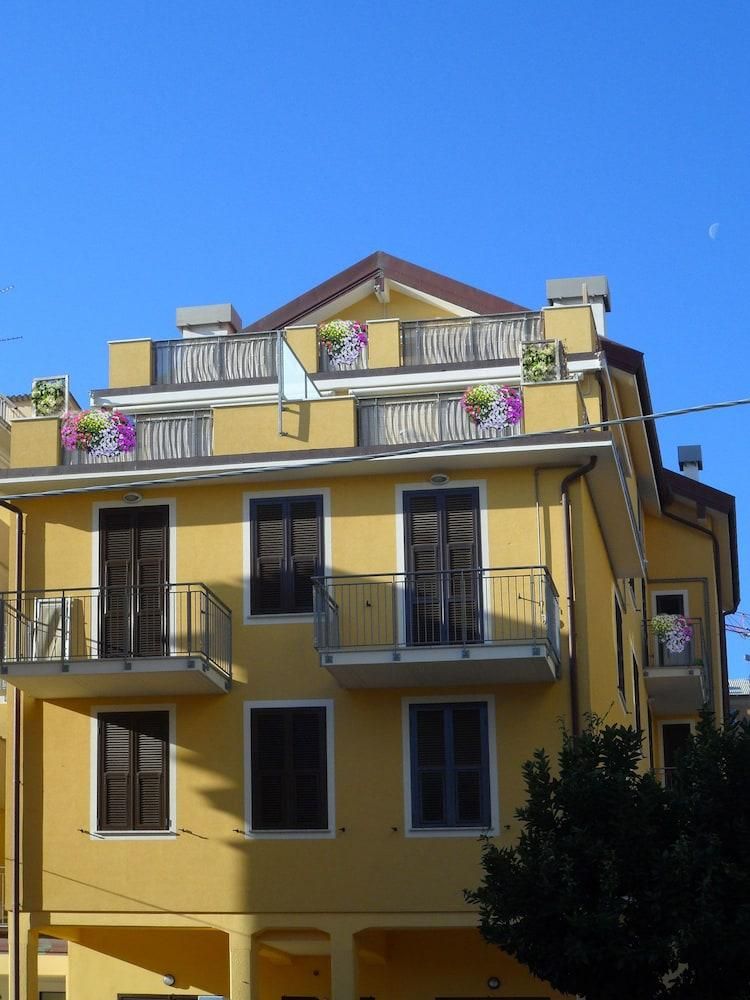 Lillybi Residence