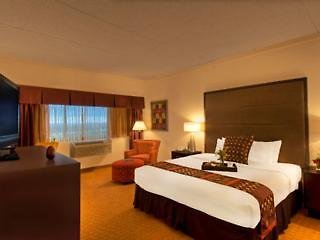 Crowne Plaza Suites MSP Airport - Mall of America
