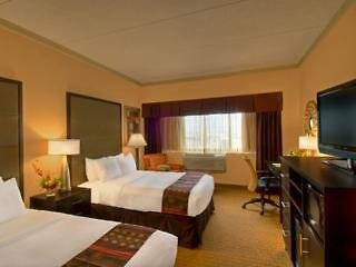 Crowne Plaza Suites MSP Airport - Mall of America