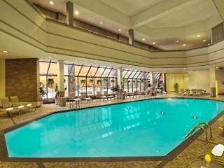 Crowne Plaza Suites MSP Airport - Mall of America