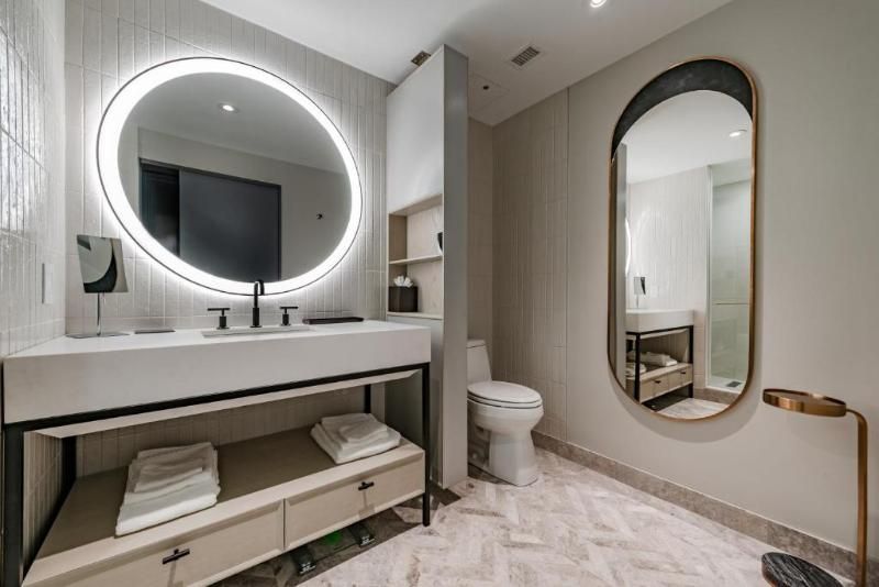 The Morrow Washington DC, Curio Collection by Hilton