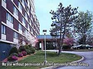 Hotel Indigo Boston Newton Riverside