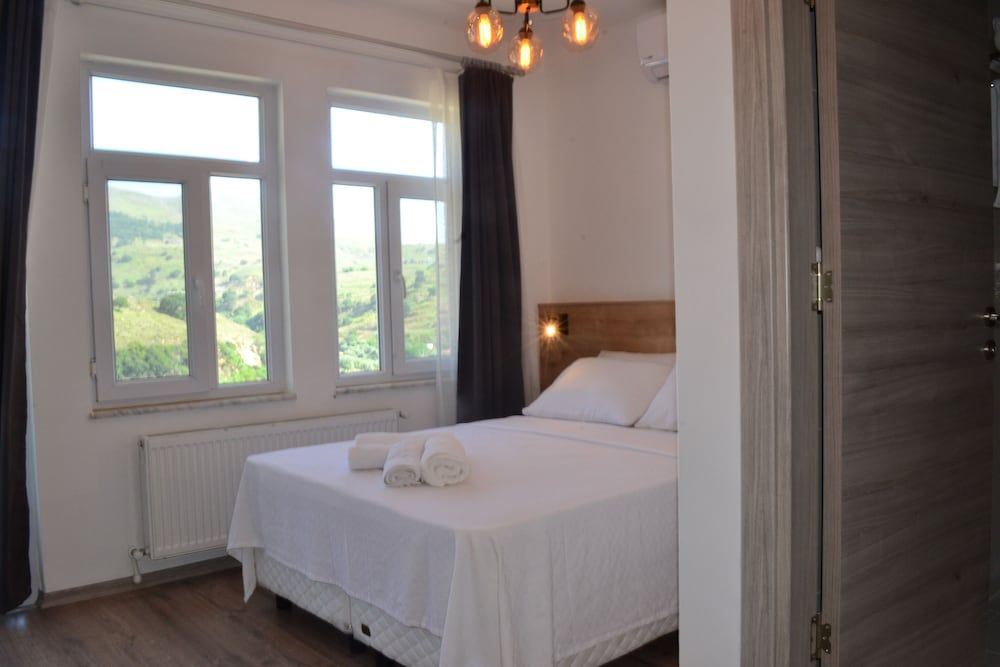 Parli Hotel
