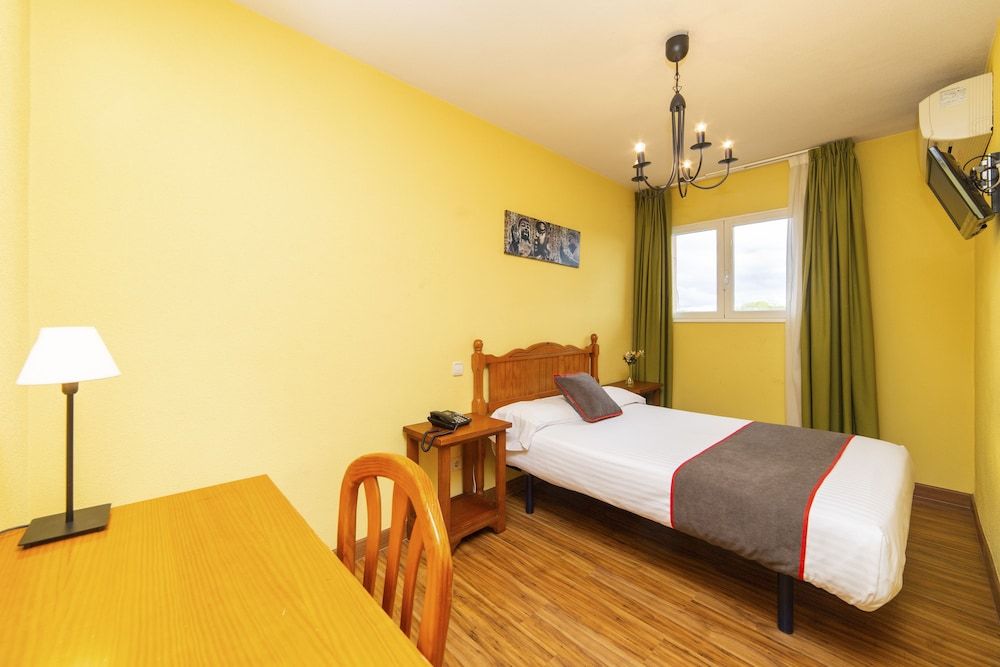 Hotel Mavi by OYO