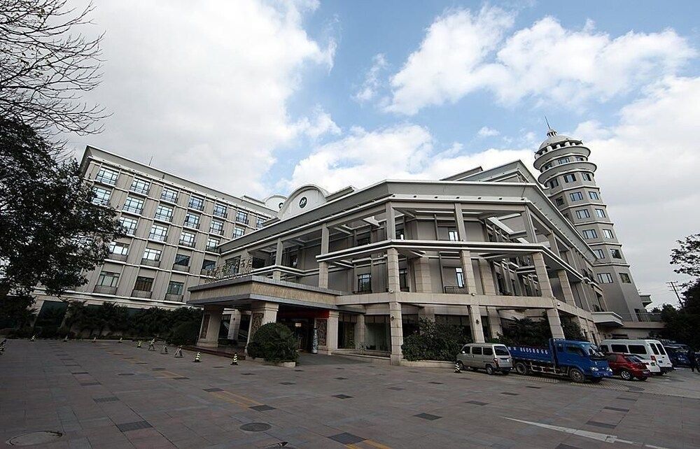 Mingfa Pearl Spring Hotel