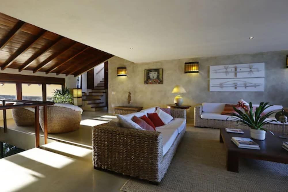 Maitei Hotel