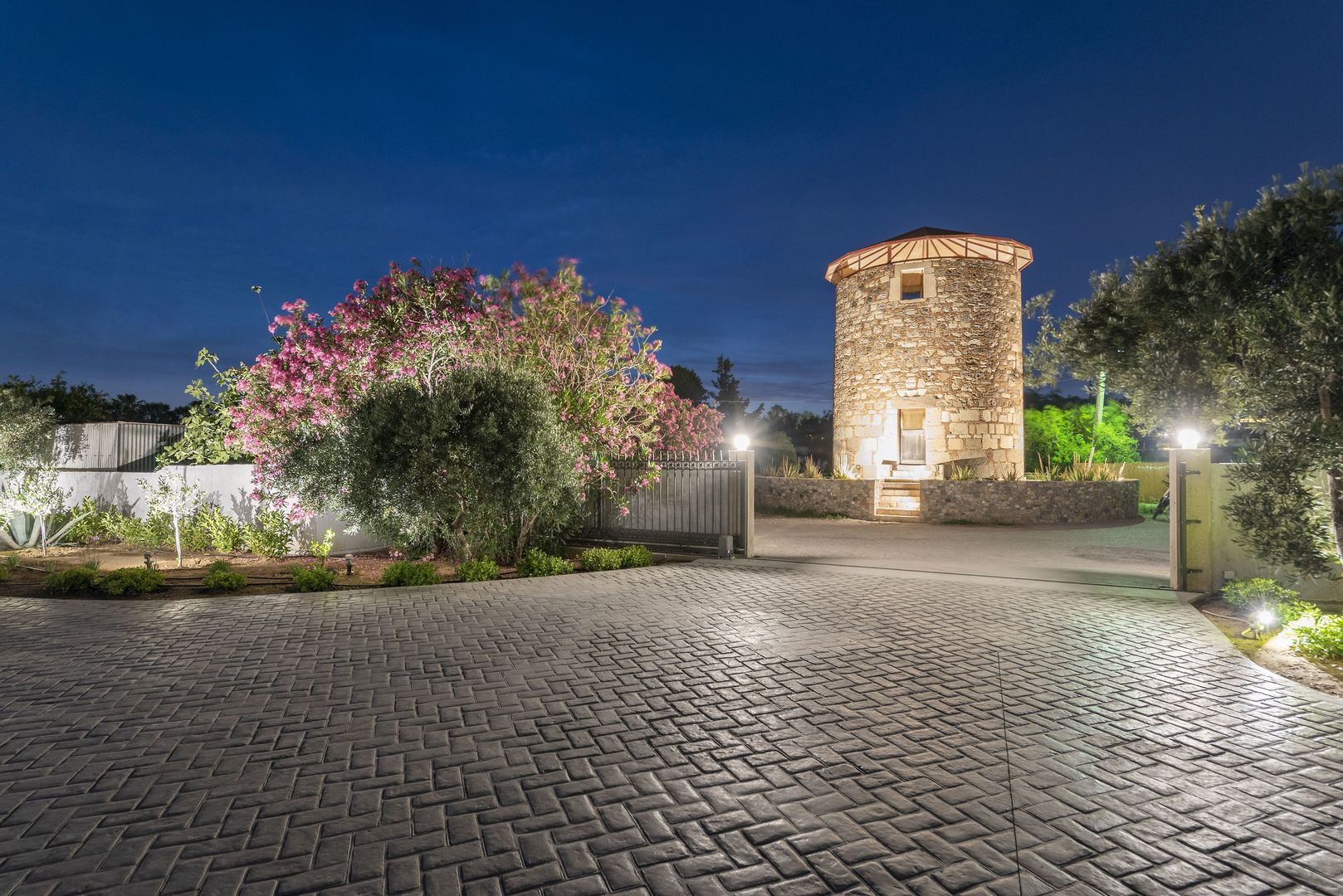 Apollon Windmill Hotel