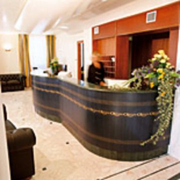 PHI Hotel Astoria