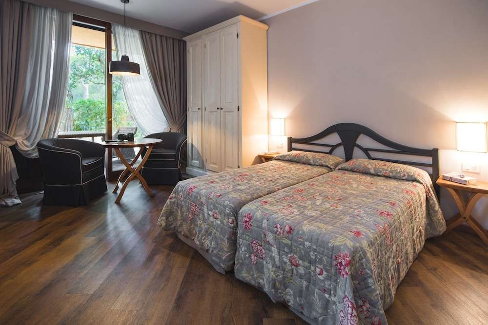 Roccamare Resort