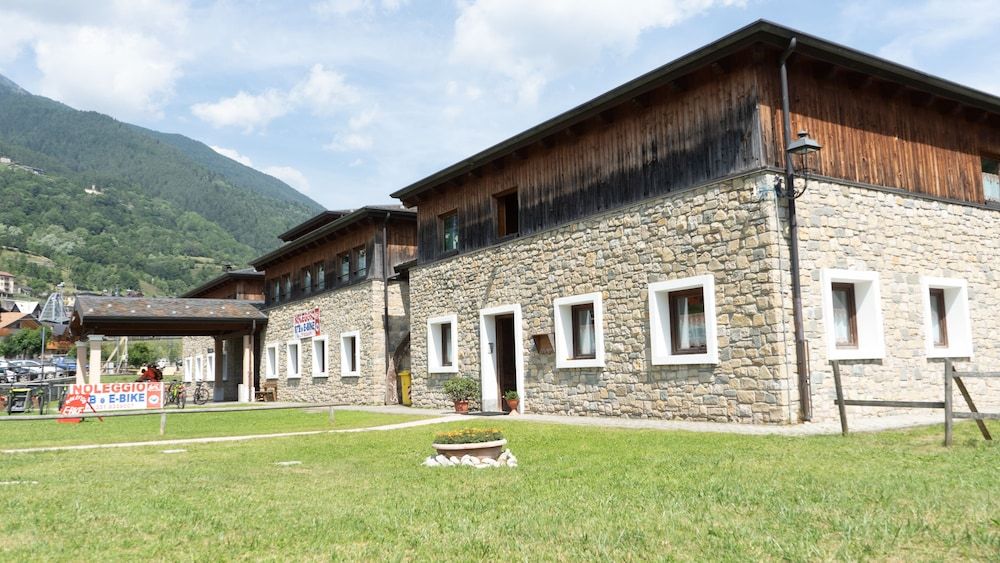 Mountain Lodge Due Parchi