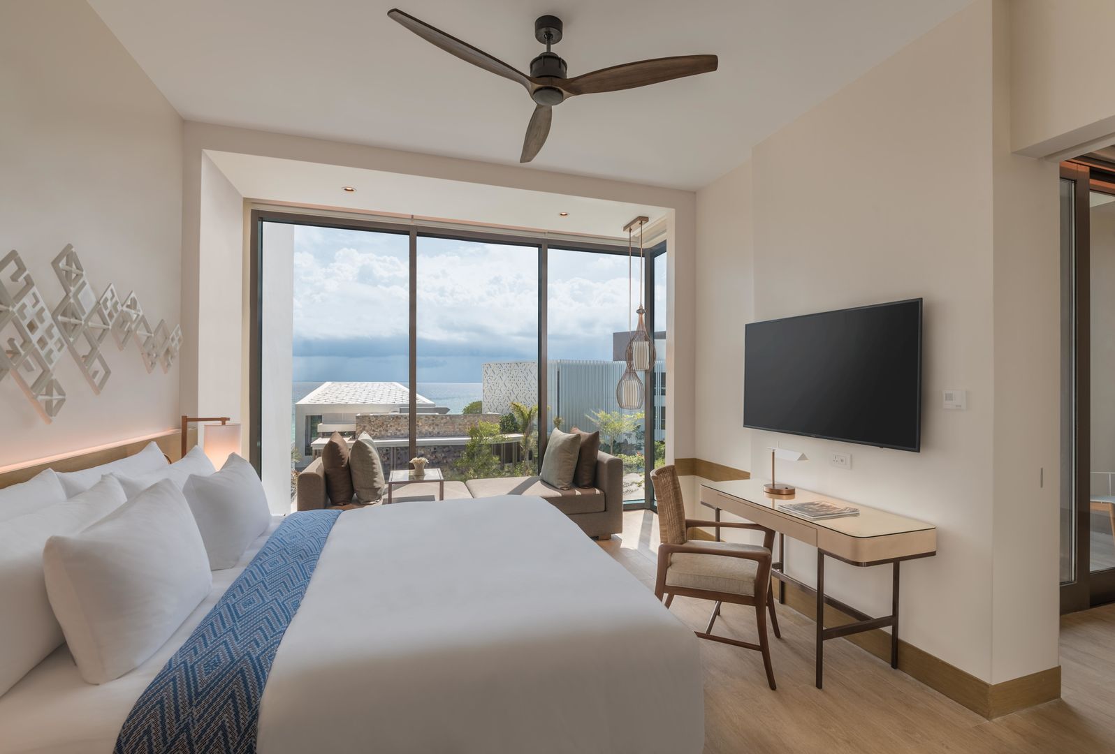 Crimson Resort & Spa Boracay