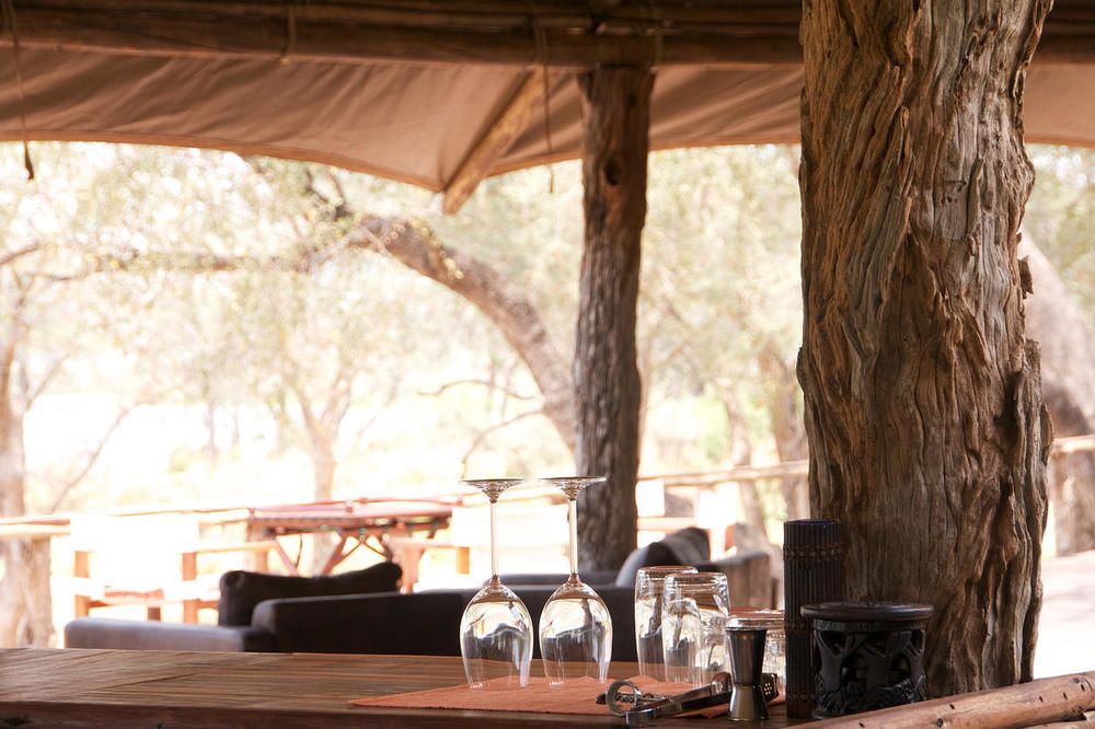 Anabezi Camp