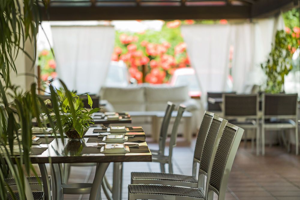 Arohaz Hotel & Gastrobar