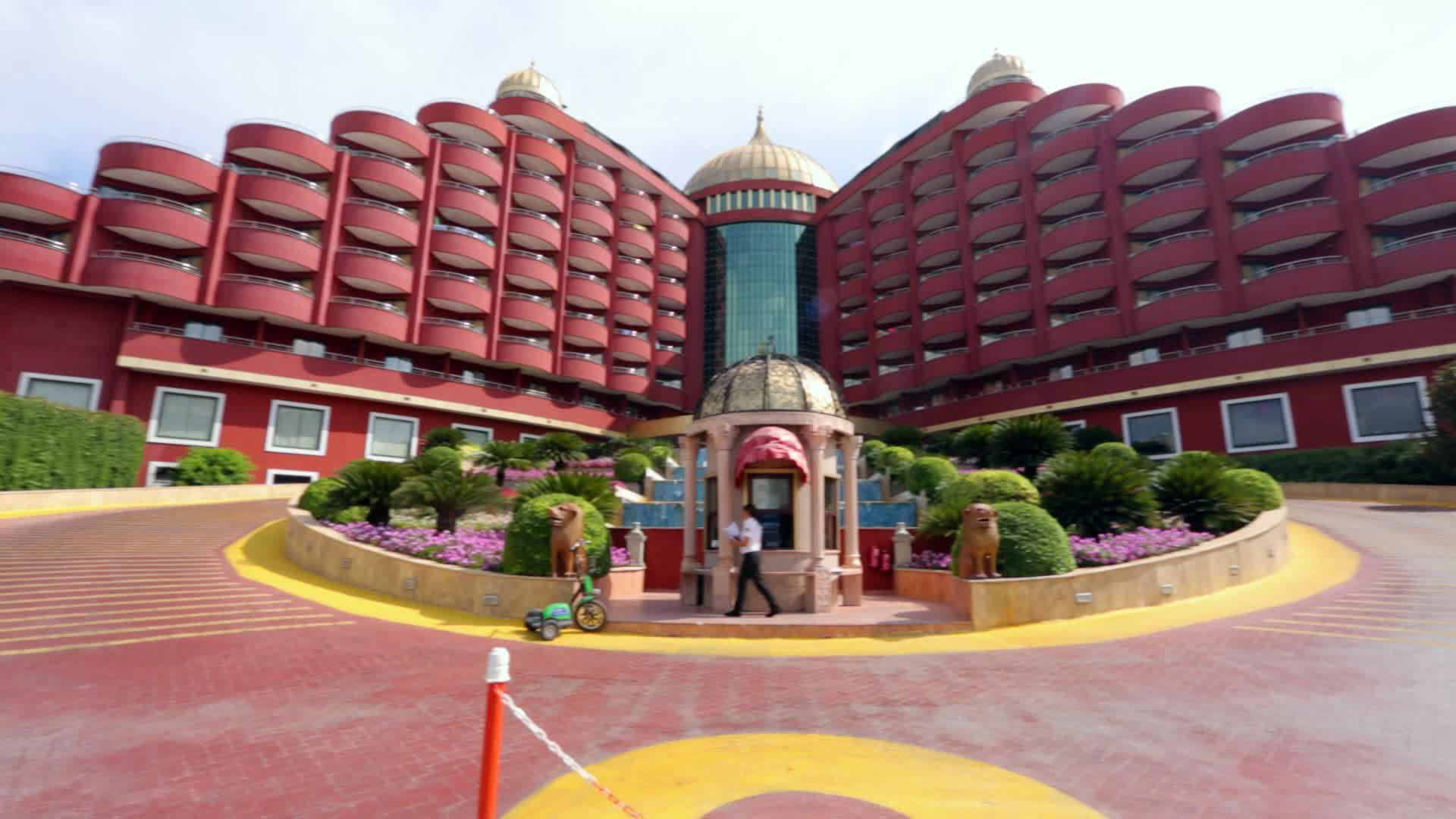Delphin Palace