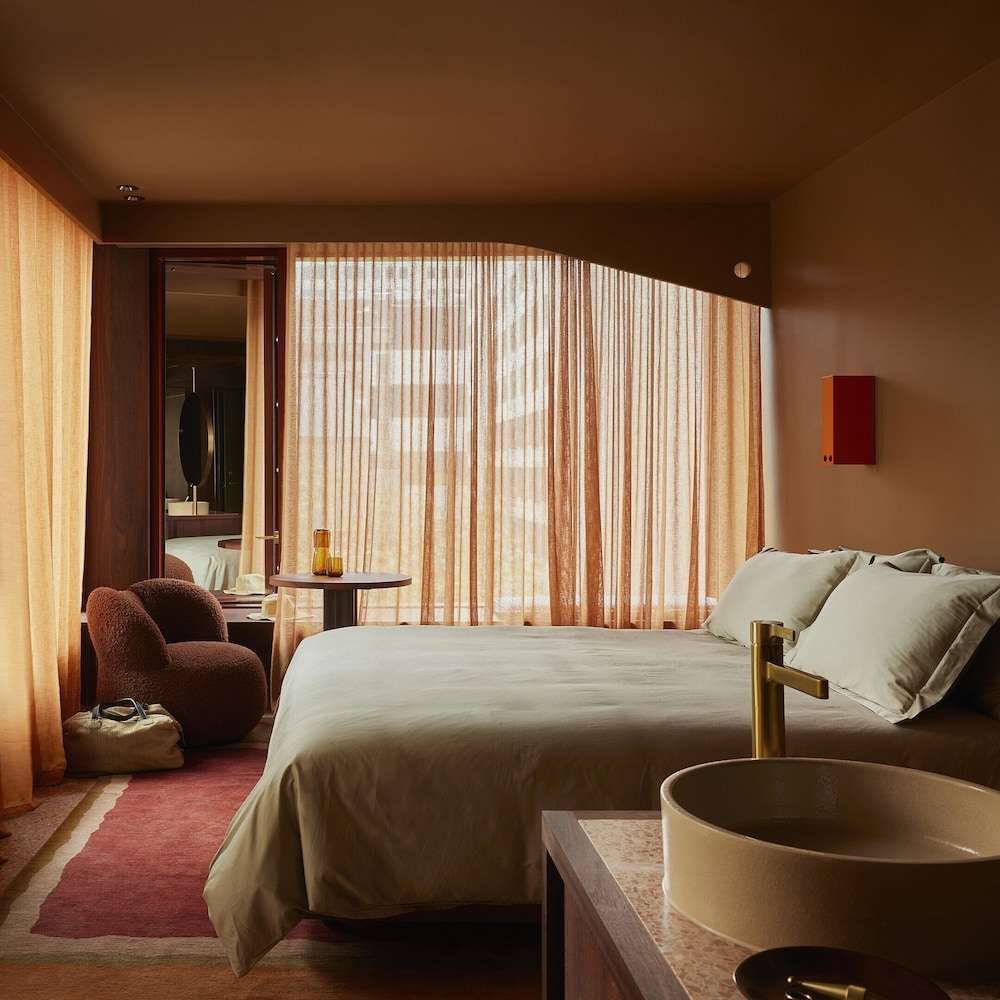 Hyde Melbourne Place