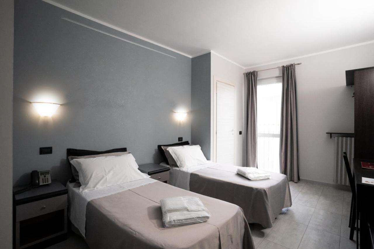 J Hotel
