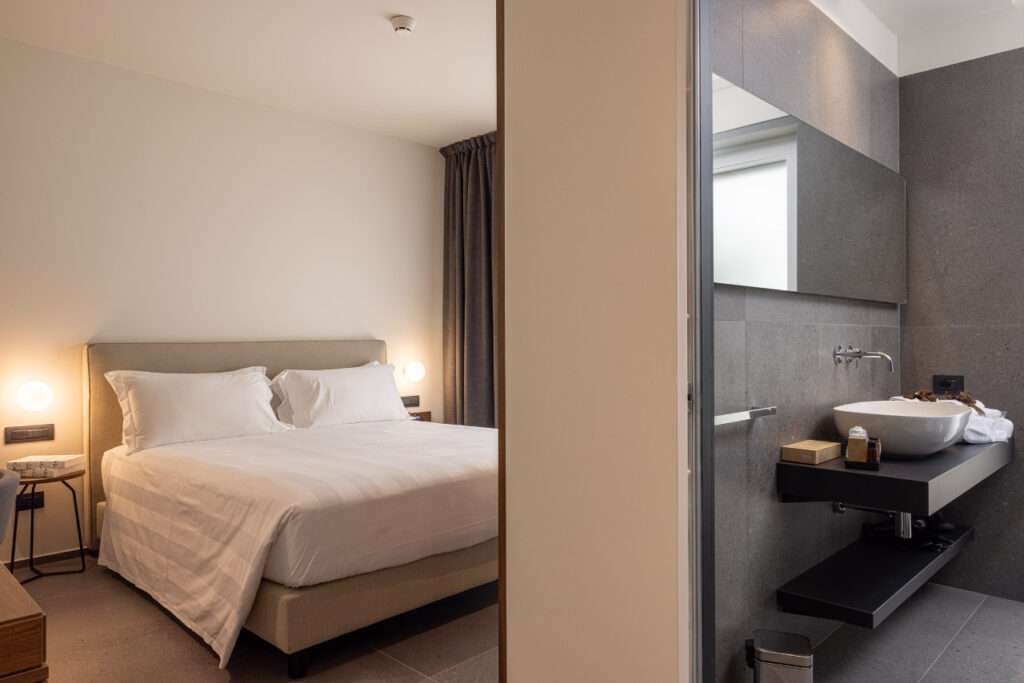 B21 Hotel