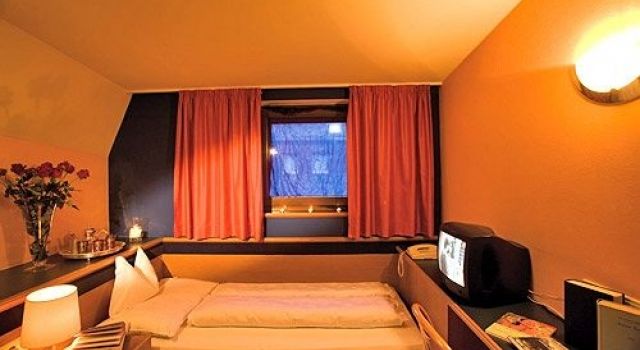 Alphotel Stocker