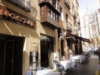 Hostal Albany