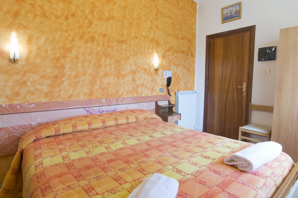 Hotel Supersonik