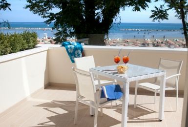 Marina Beach Suite Hotel