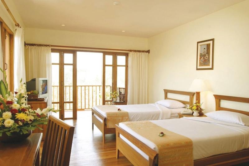 Riverhouse Resort