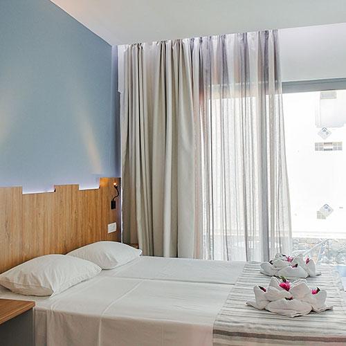 Pollis Hotel