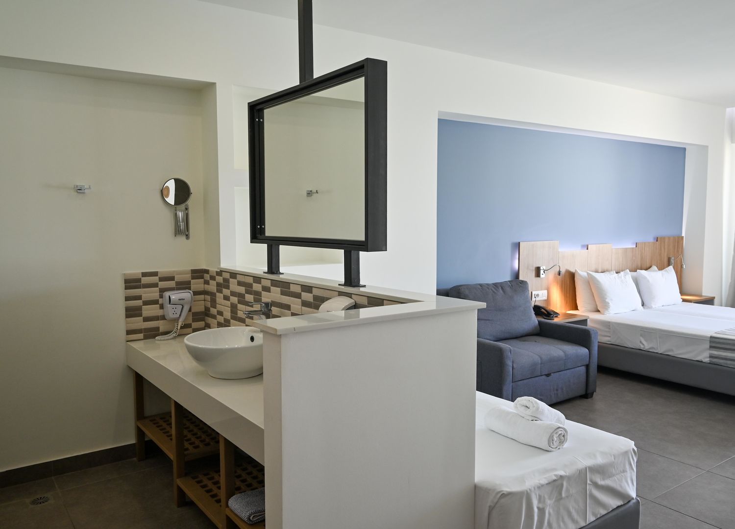 Pollis Hotel