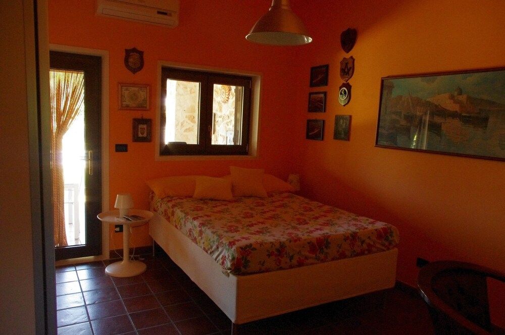 B&B Stonehouse