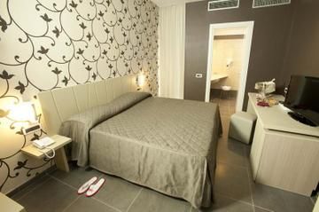 Rolling Hotel