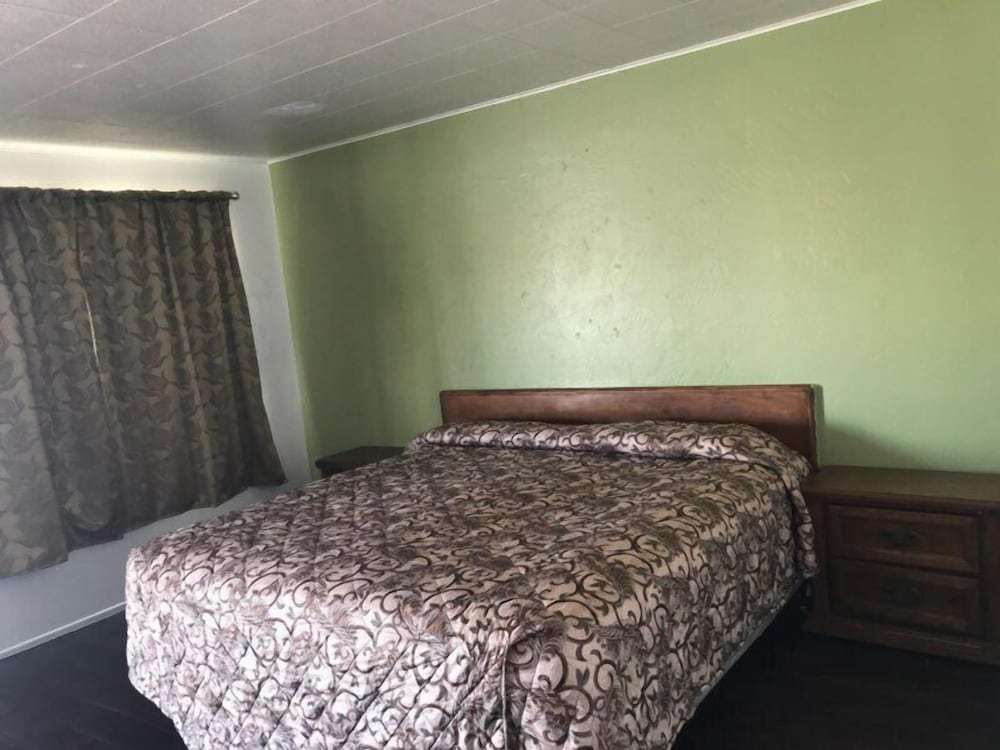 Oak Motel