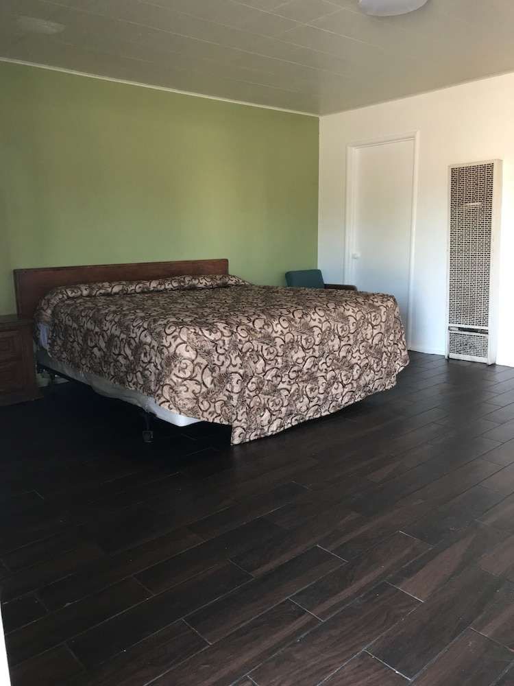 Oak Motel