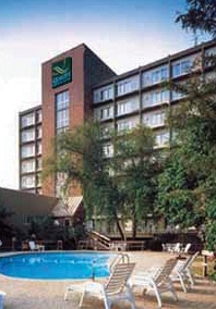 Quality Hotel & Suites Central