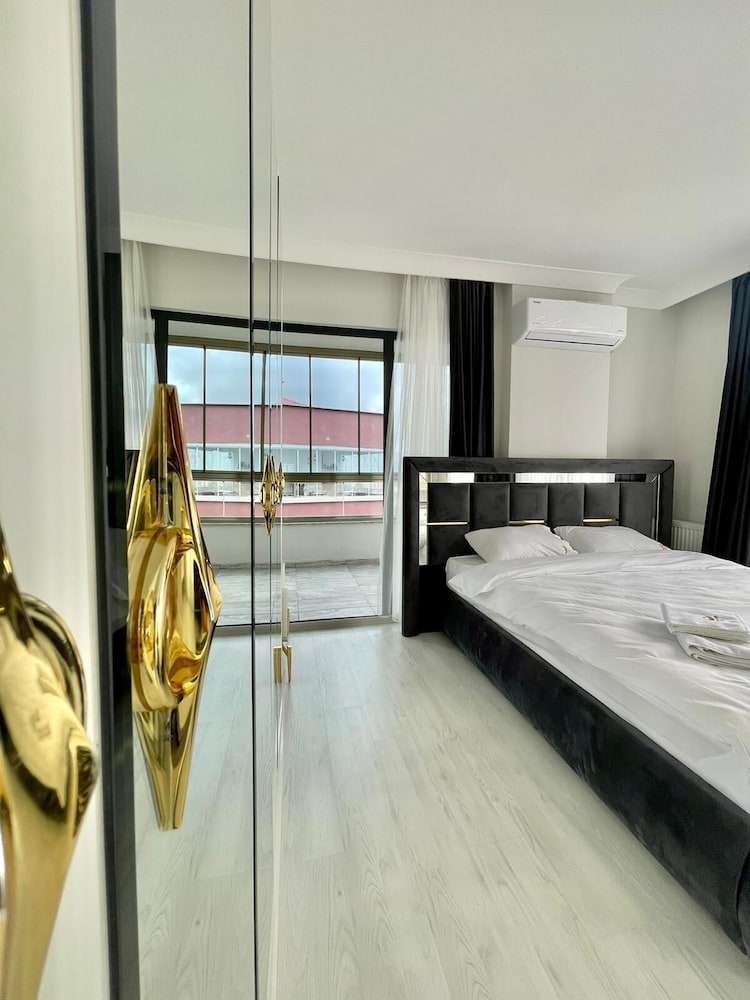 Shahin Golden Hotel