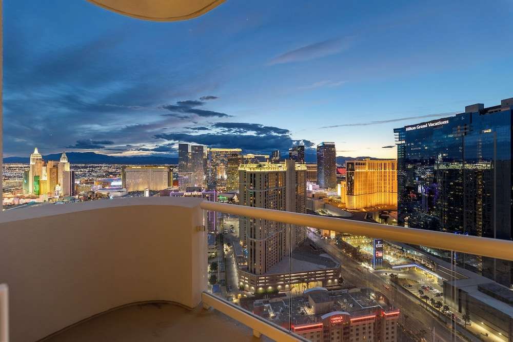 Lucky Gem Penthouse Suites at Signature