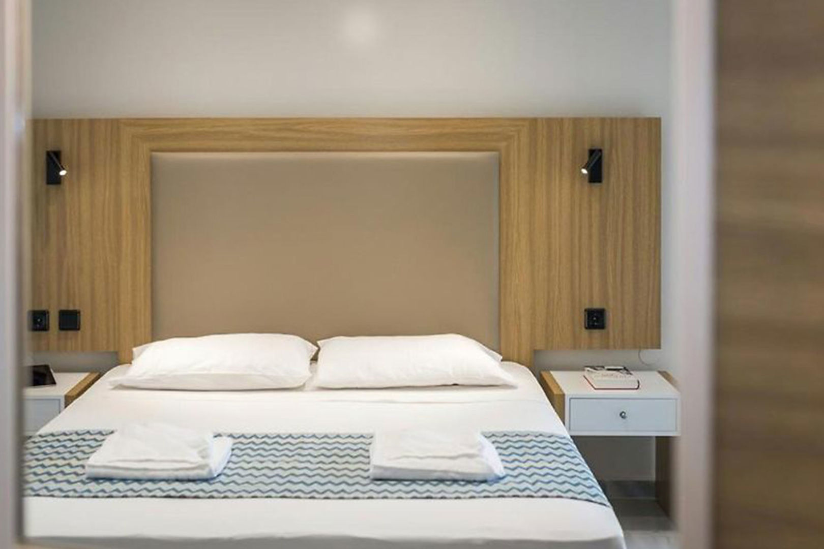 Summer Beach Hotel