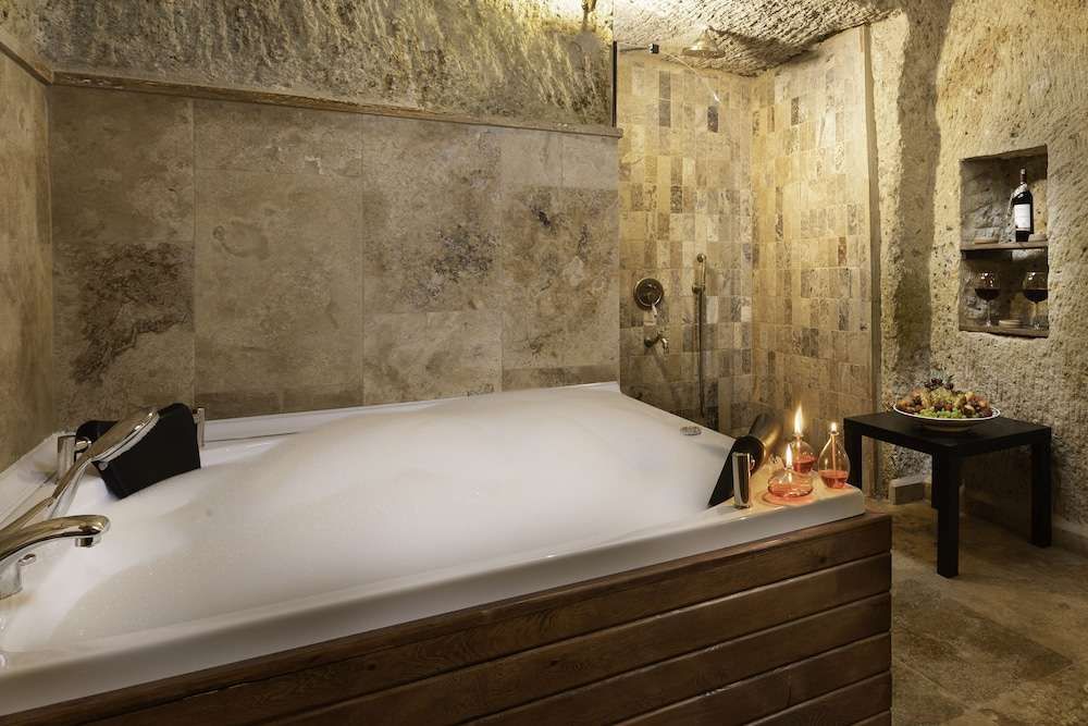 Kayata Cave Suites