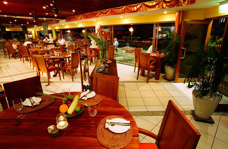 Bay Village Tropical Retreat