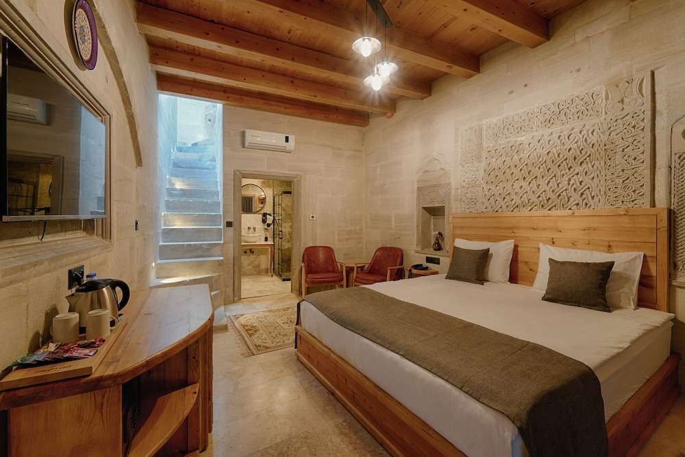 Concept Cave Suites